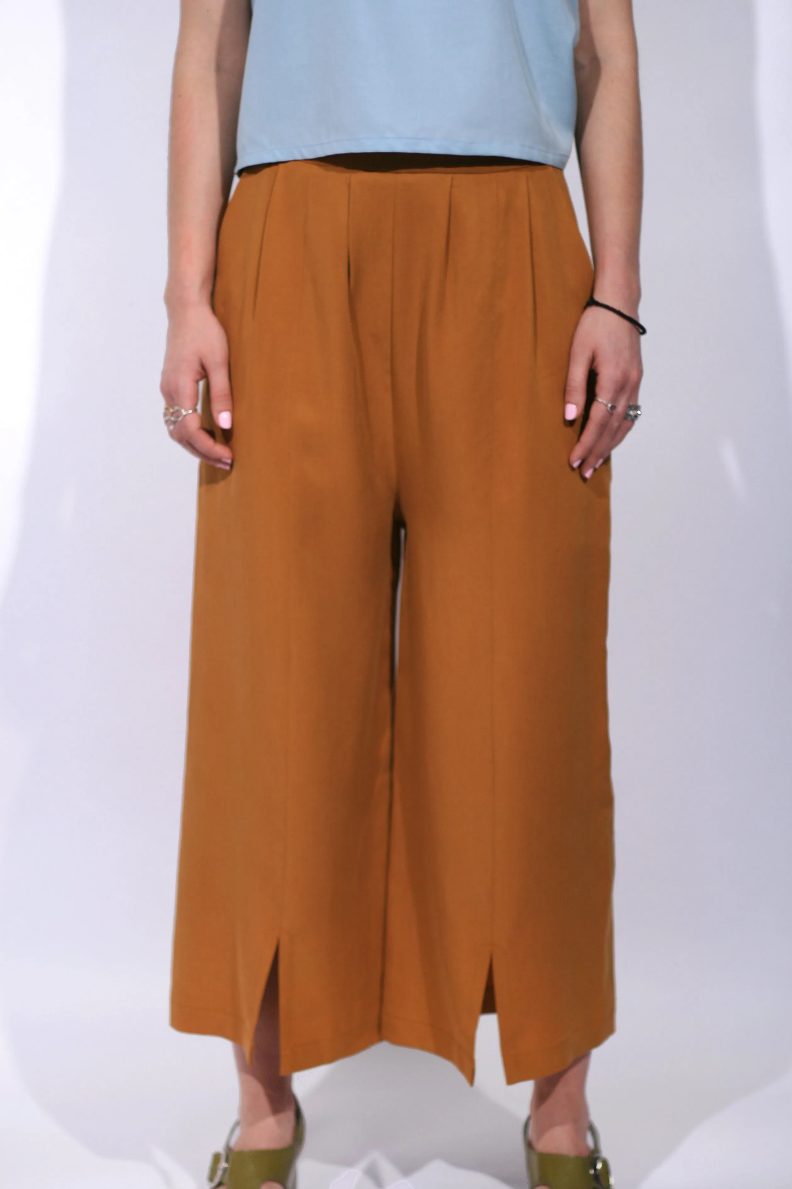 Eve Gravel Lac Noir Pants