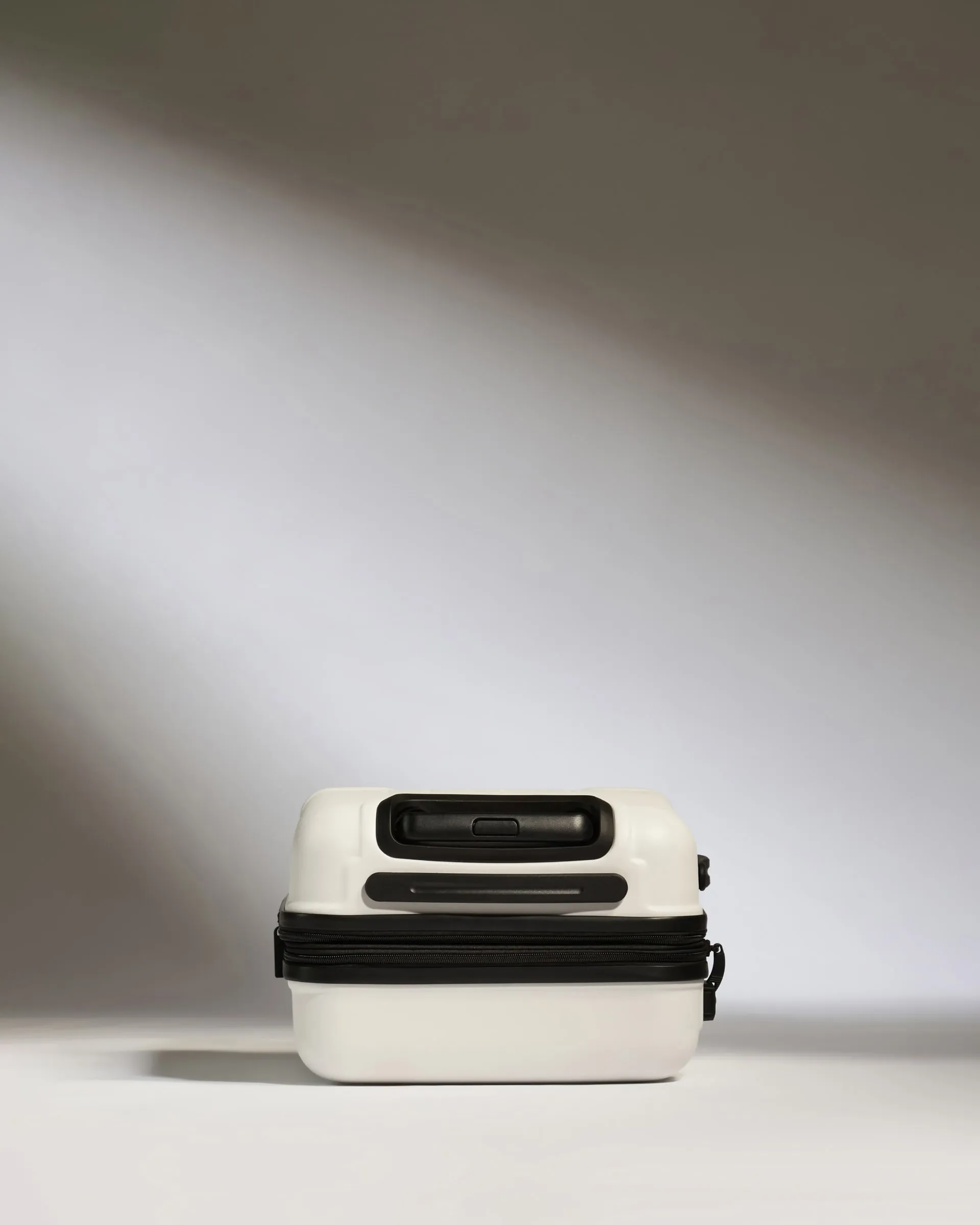 Expandable Carry-on Luggage in Arctic Grey - Logo