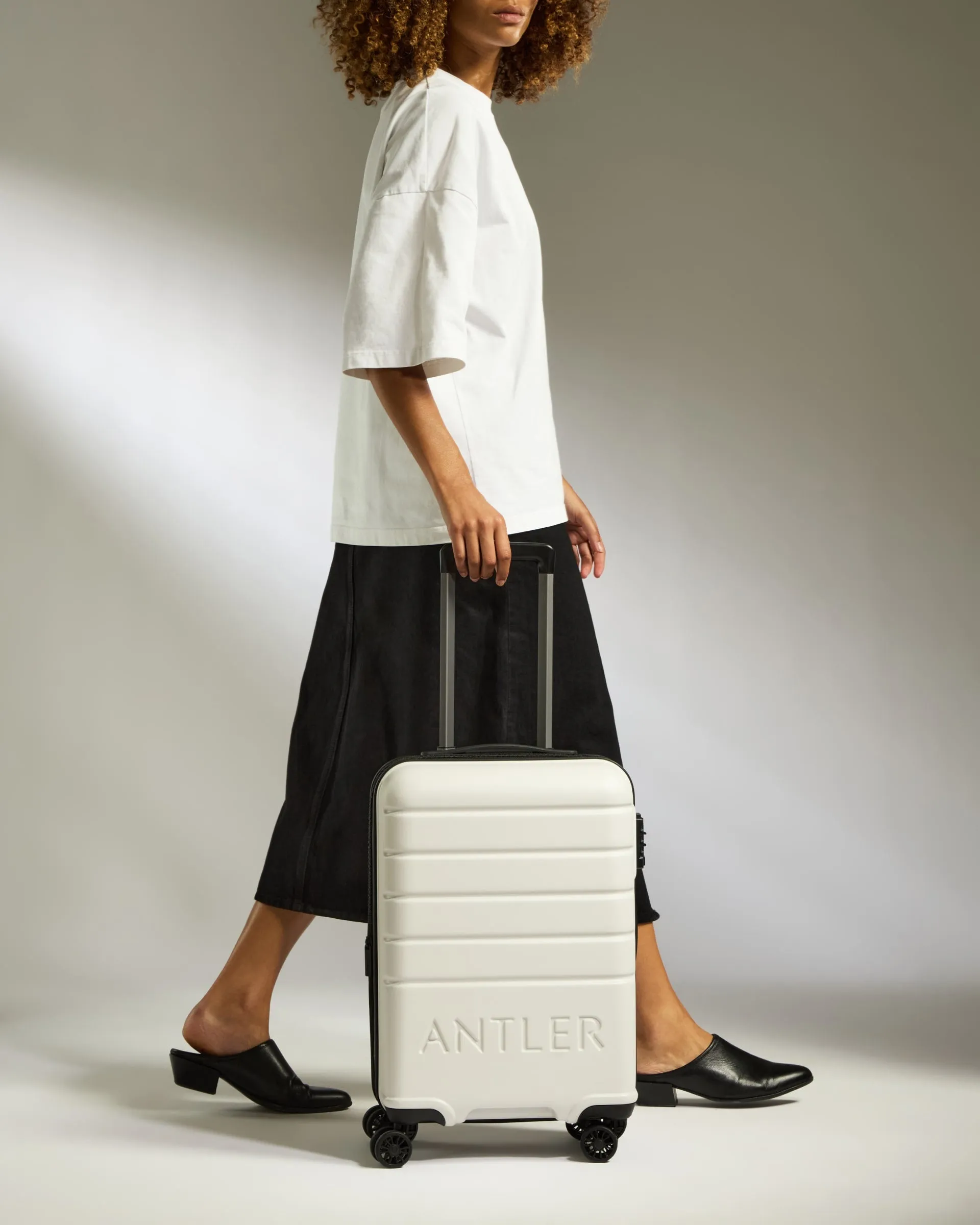 Expandable Carry-on Luggage in Arctic Grey - Logo