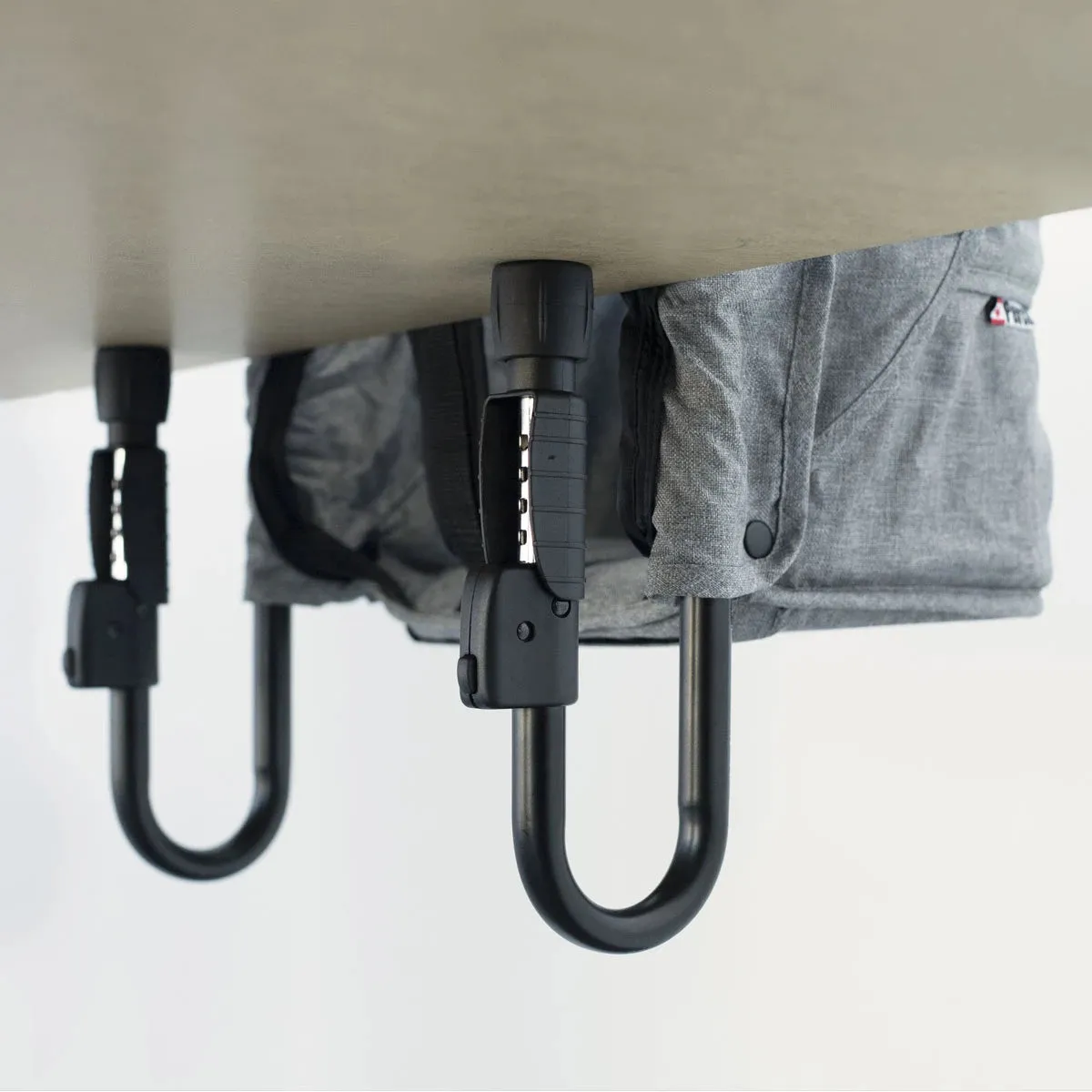 Guzzie   Guss Perch Hanging High Chair - Salt & Pepper