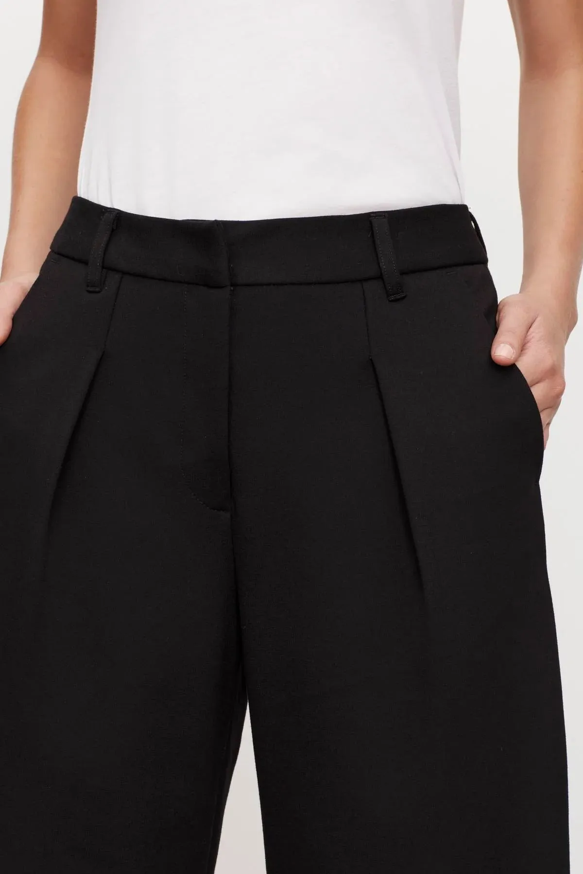 Leona Pant
