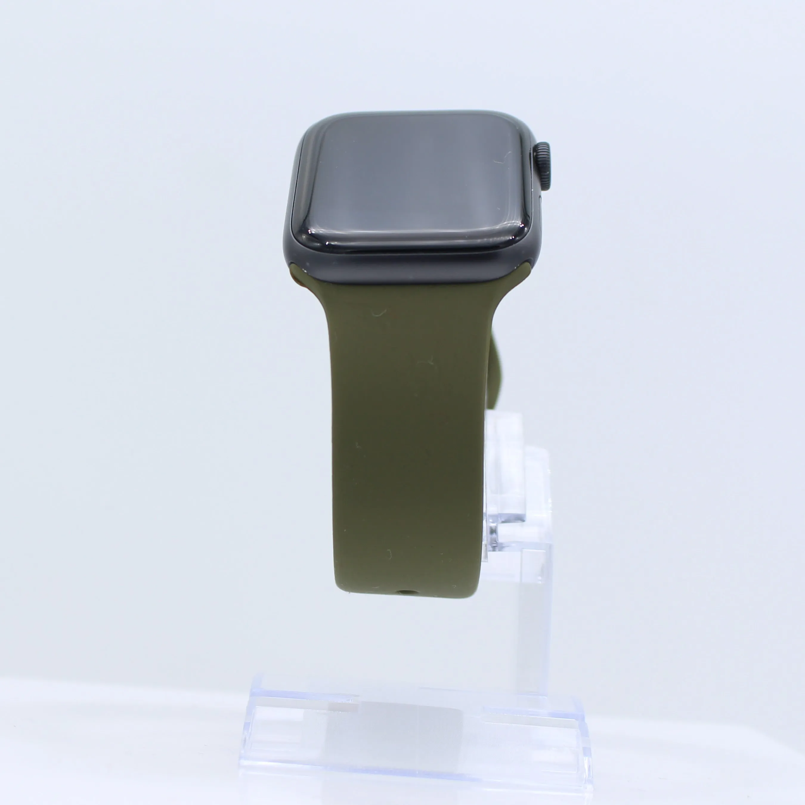 Mirrored F Engraved Band
