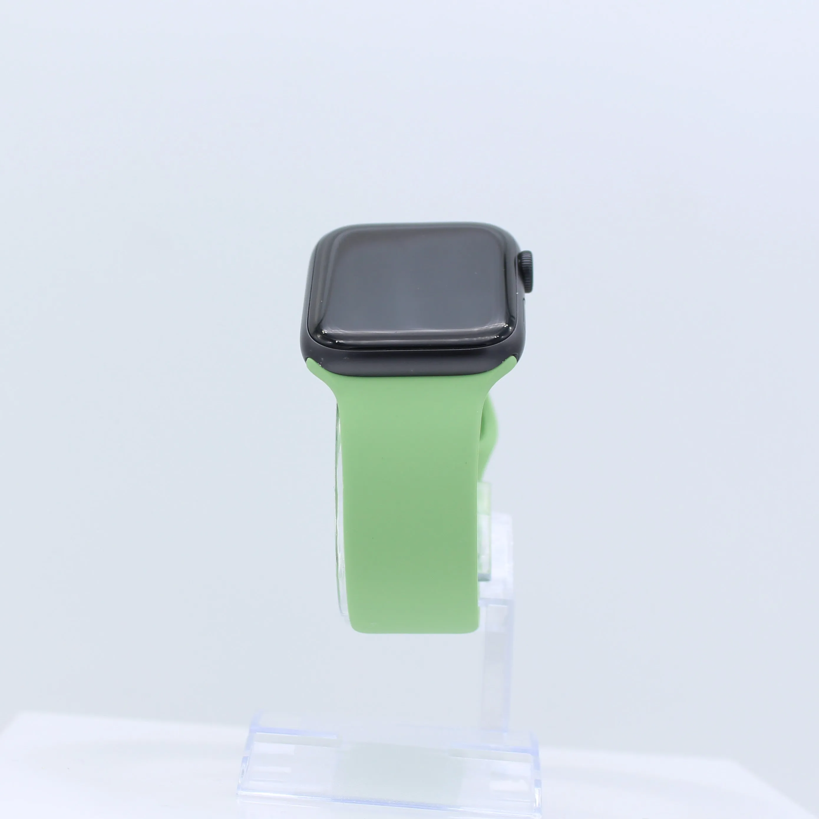 Mirrored F Engraved Band