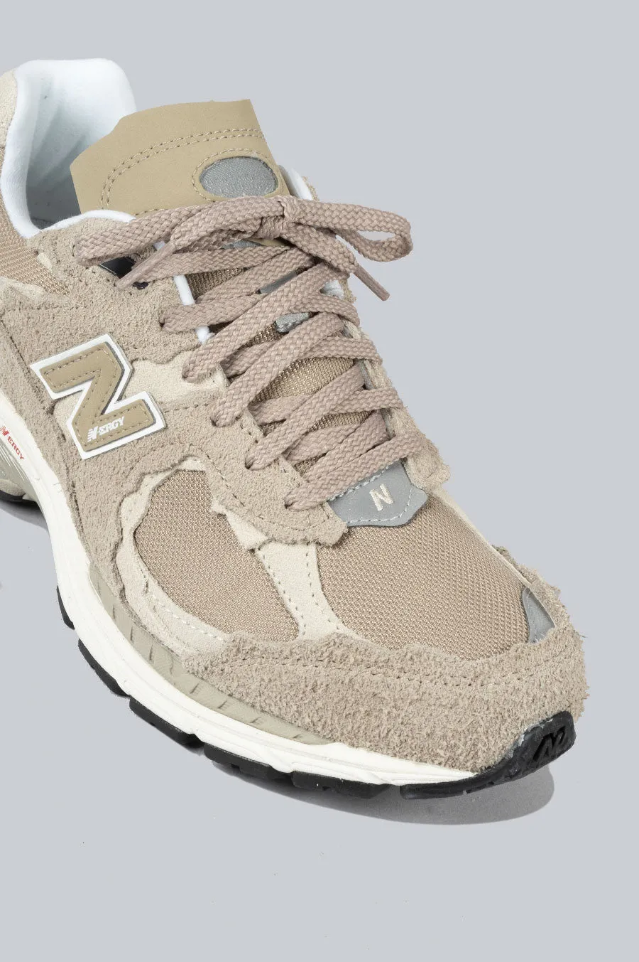 NEW BALANCE 2002 REFINED FUTURE DRIFTWOOD
