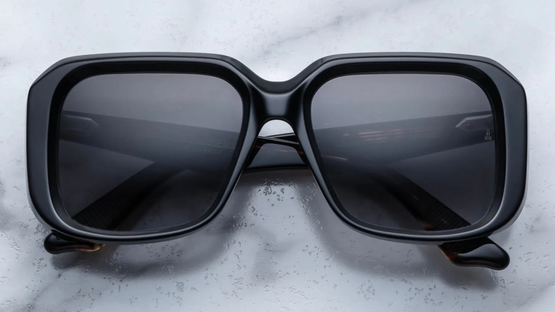 PAT-Noir 11 / Jet Gradient / Silver