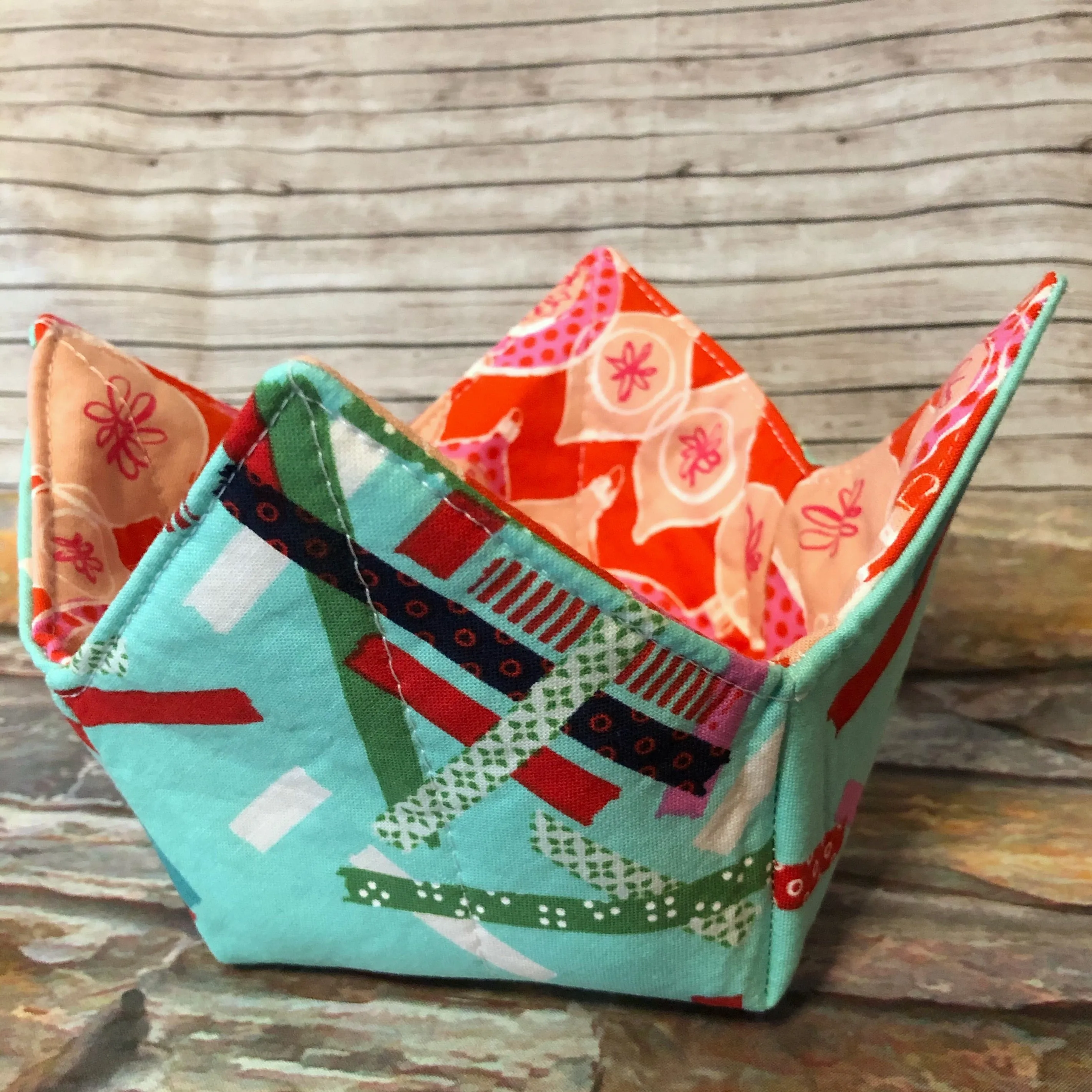 Portable Yarn Bowl - Happy Holidays