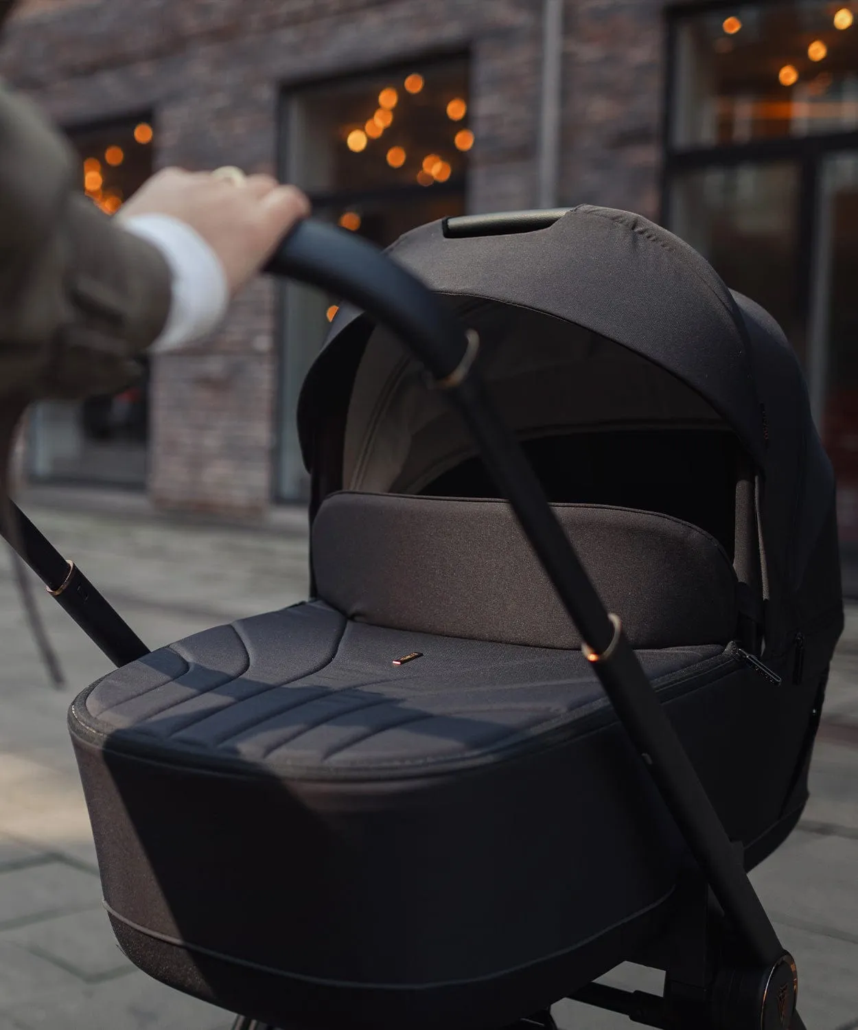Venicci Claro 4in1 (Aton B2) Travel System - Noir