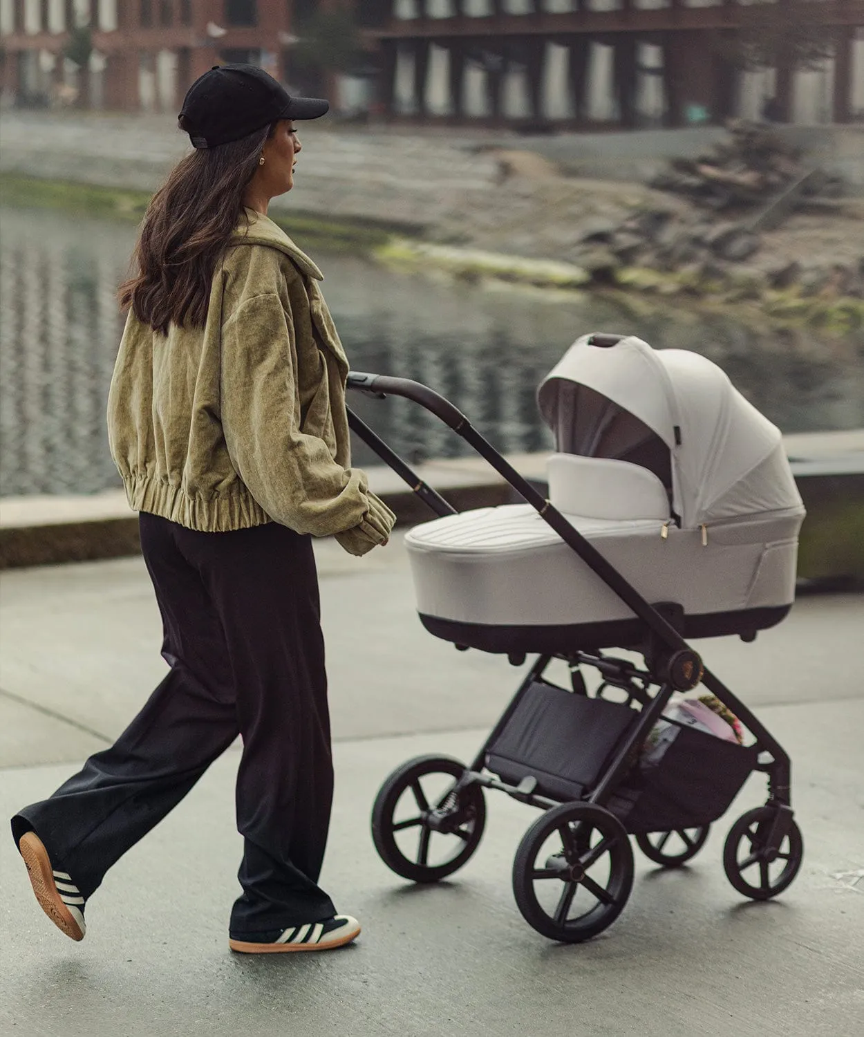 Venicci Claro 4in1 (Aton B2) Travel System - Vanilla