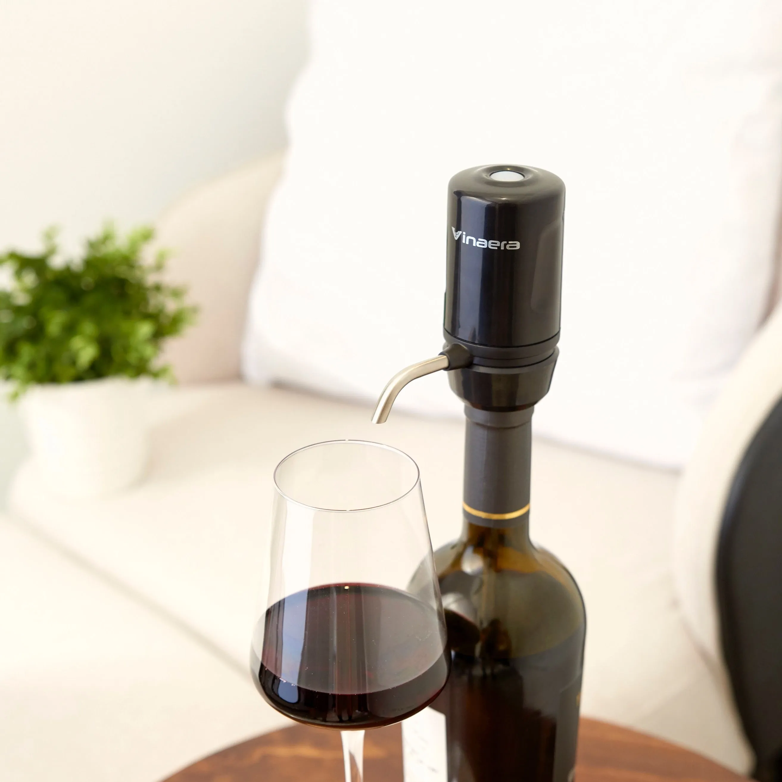Vinaera Travel - Compact & Portable Wine Aerator